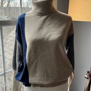 Women’s Spring + Mercer turtleneck sweater, size S